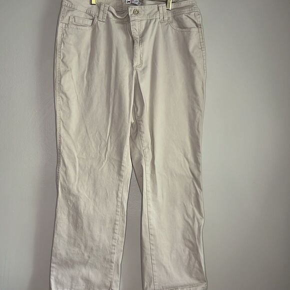 Lee classic fit straight leg size 16 Petite khakis - Picture 3 of 8